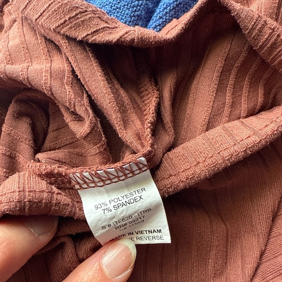 Y2K Ribbed Rust Brown Button-Up Top - Picture 4 of 5